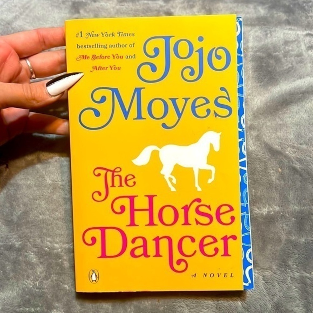📚 The Horse Dancer by Jojo Moyes - Paperback book/novel
